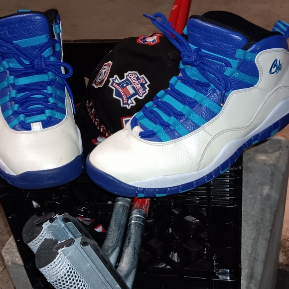 Shoes - Picture 4 of 4